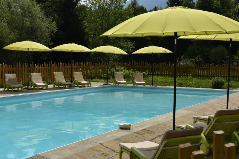 Les Lodges Du Lac Saint-Alban-de-Montbel Exterior photo